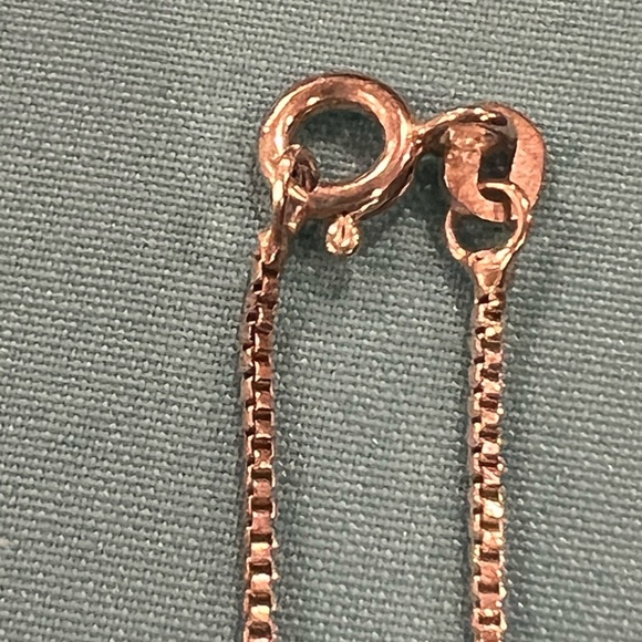 18in Sterling Silver Box Chain - Picture 3 of 3
